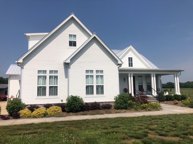 Farmhouse house washing in lewisburg tn